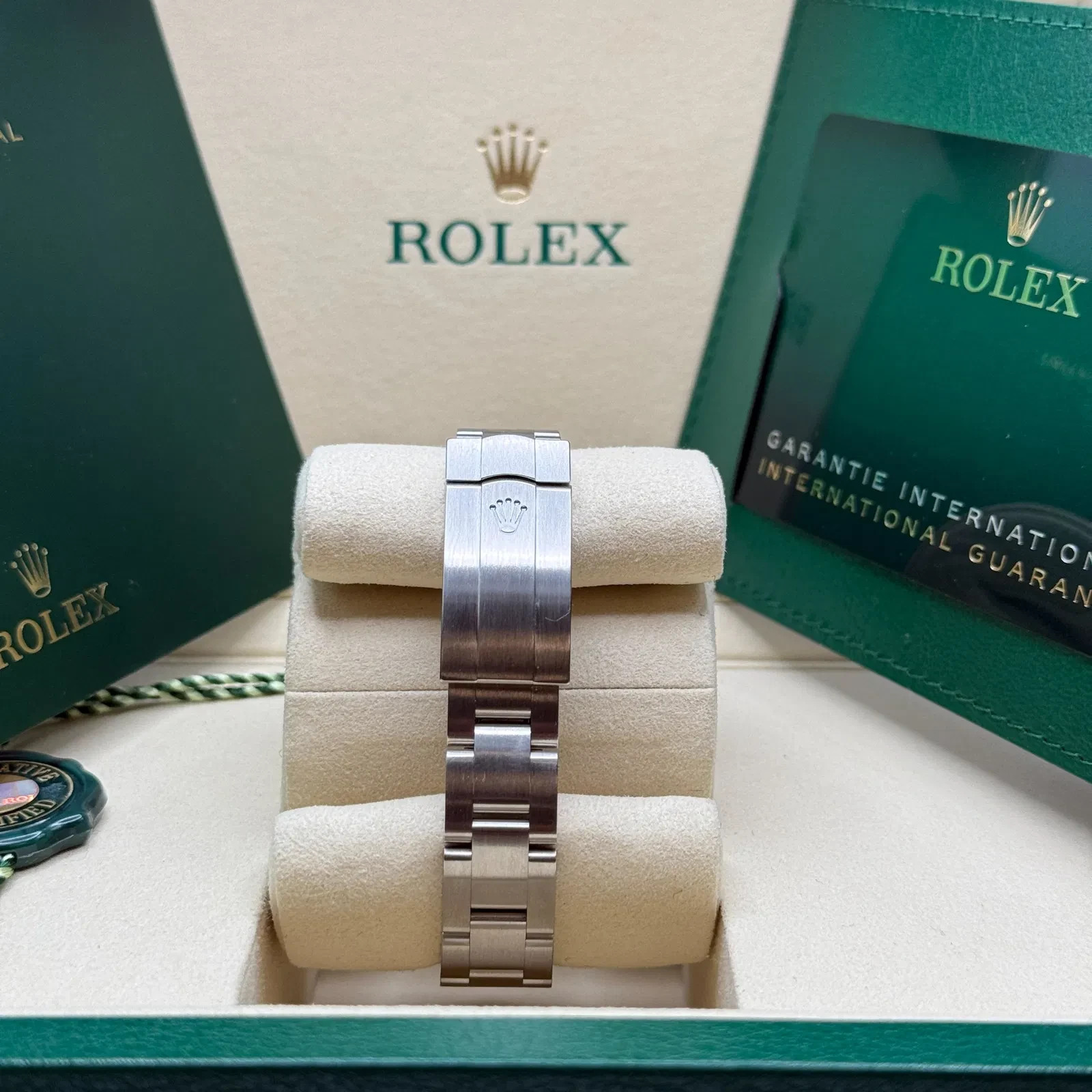 2025 Rolex Oyster Perpetual, Oystersteel 28mm Pink, 276200-0004.