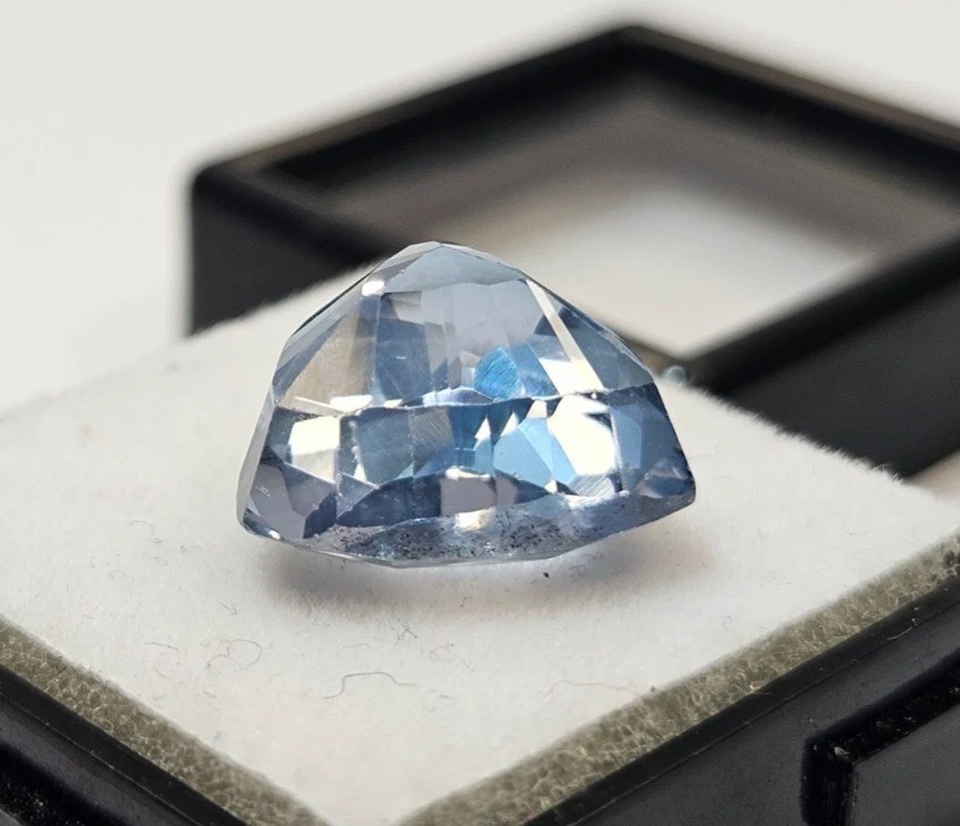 Natural Aquamarine Blue Colour 10+ Ct Trillion Cut Loose EGL Certified Gemstone
