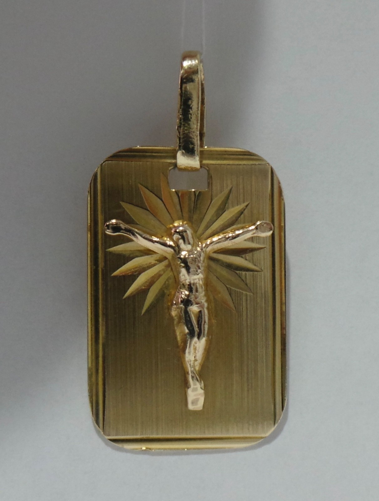 585 14k Yellow Gold Religious Jesus Rectangular Pendant 5.33g 32x21mm