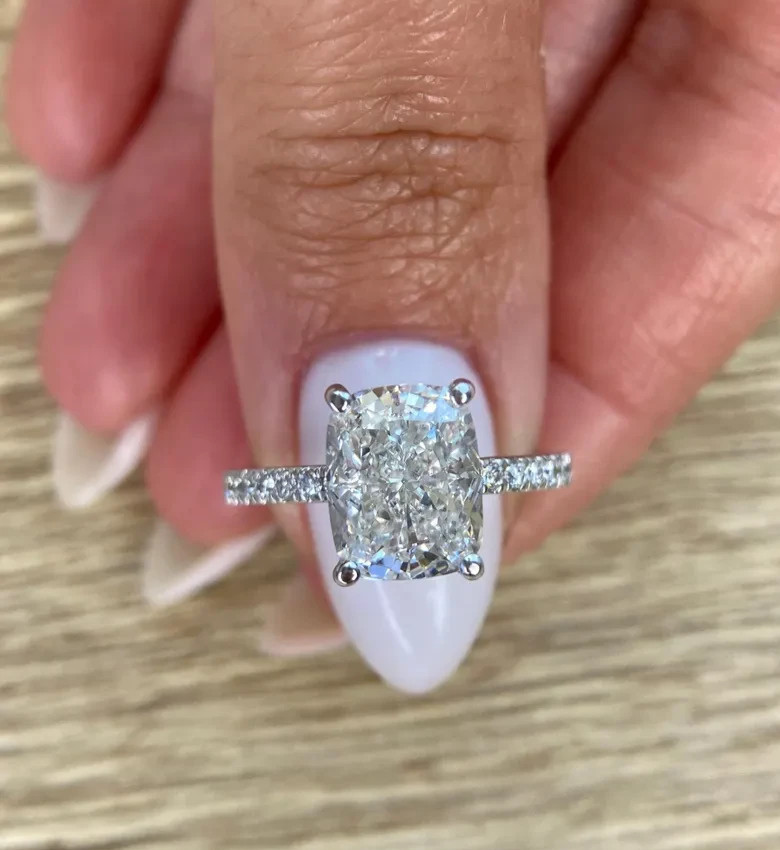4.20 CT Cushion-Cut VS1 Lab Grown Diamond Solitaire Engagement Ring Platinum 950
