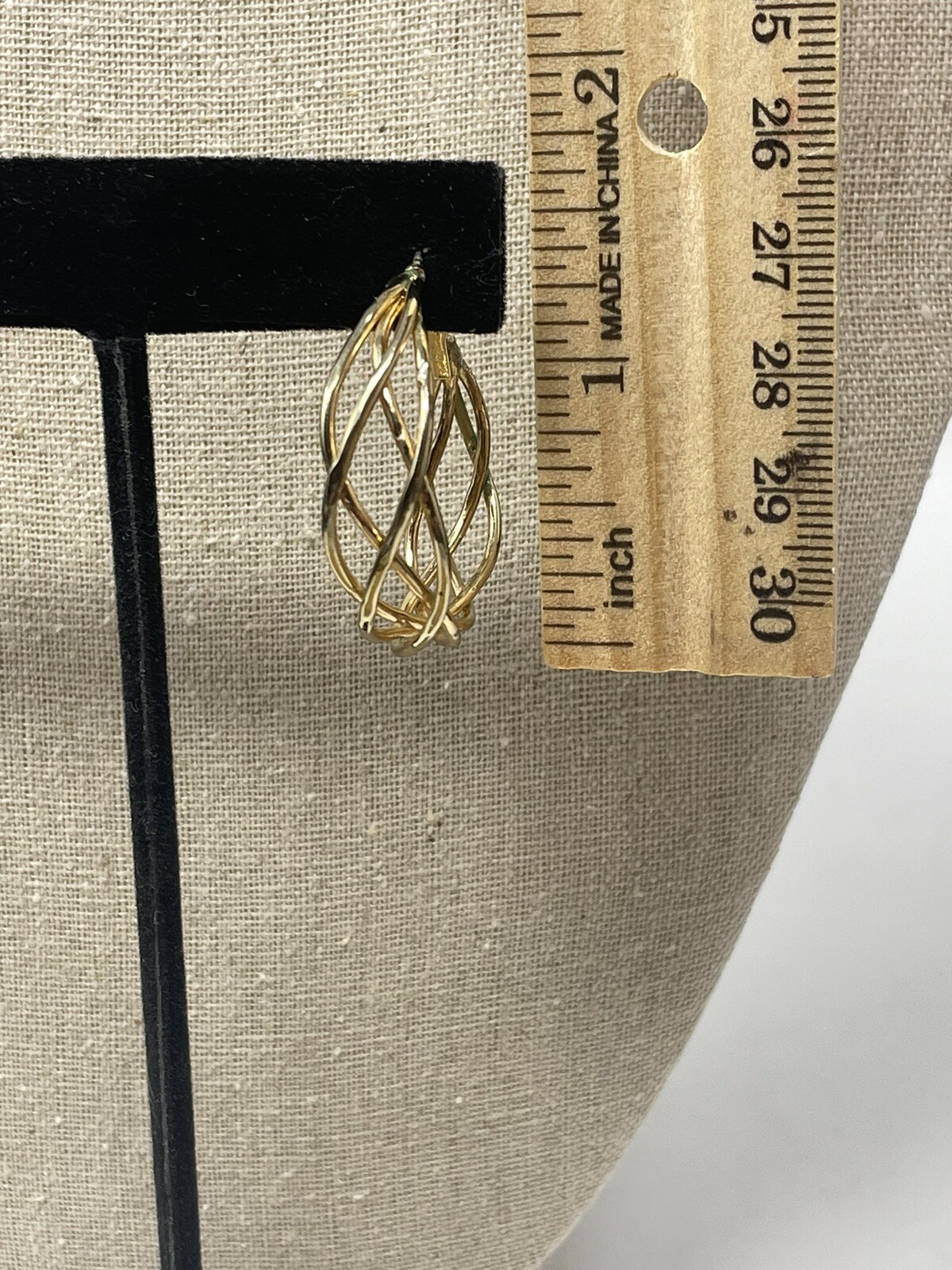 Vintage Gold Tone Lattice Weave Hoop Earrings Interwoven Basket Open Work Latch