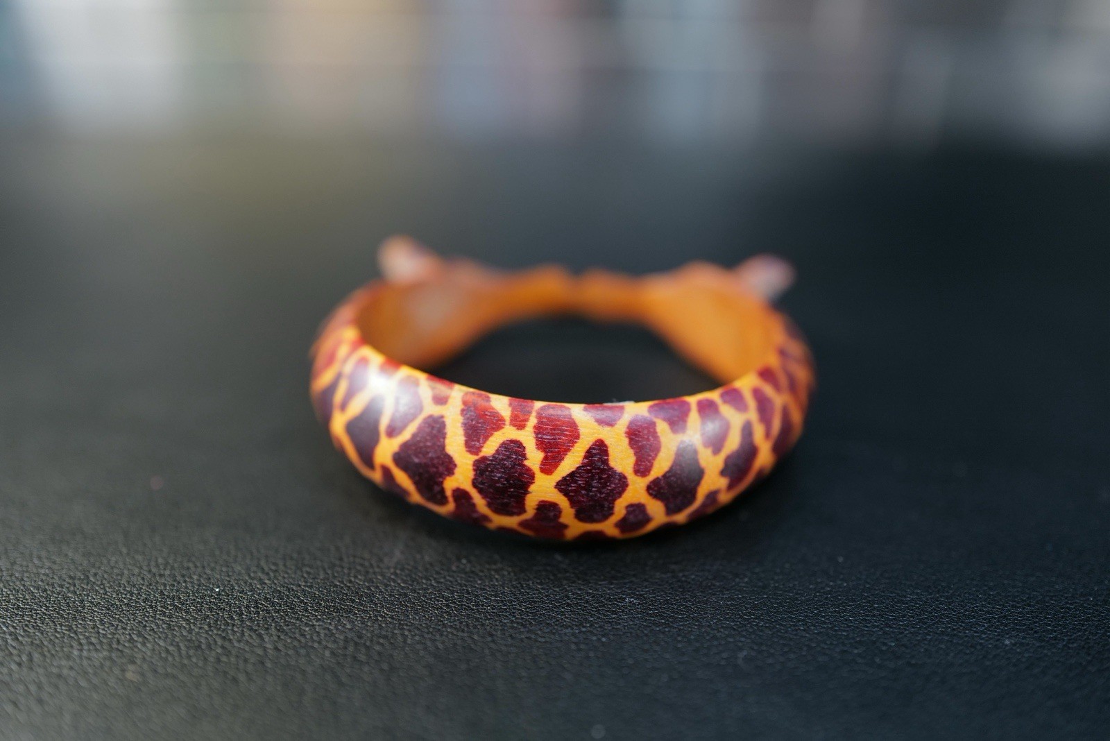 Kenya Carved Giraffe Bangle Bracelet Safari Animal Statement 2.75” Dia African