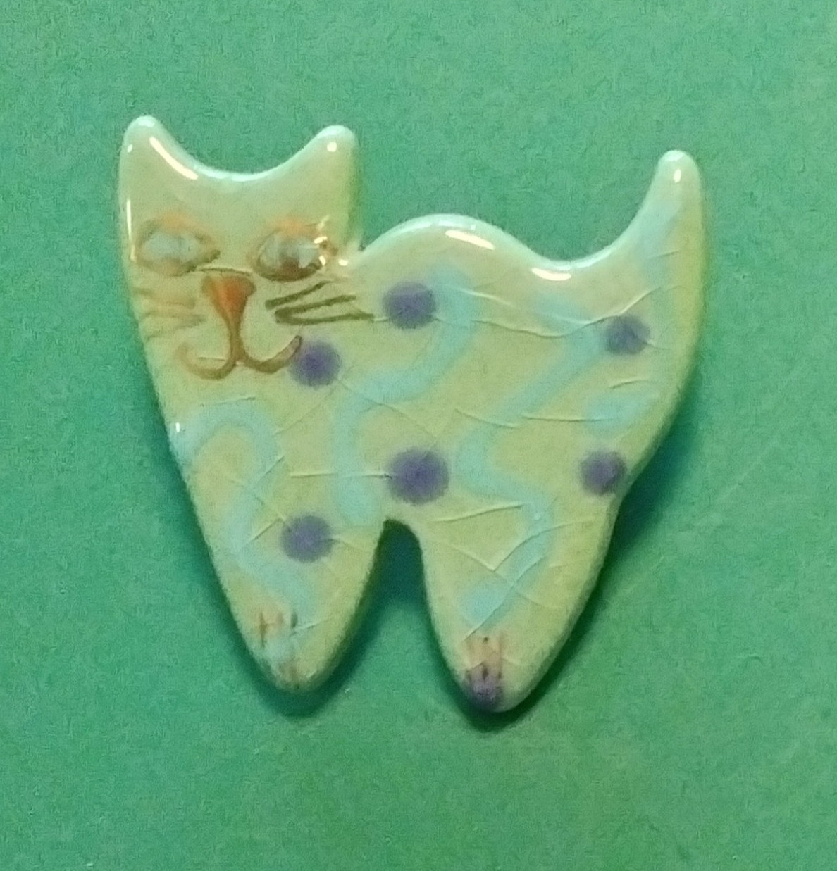 Handmade Ceramic Cat Brooch (170 – 2505)