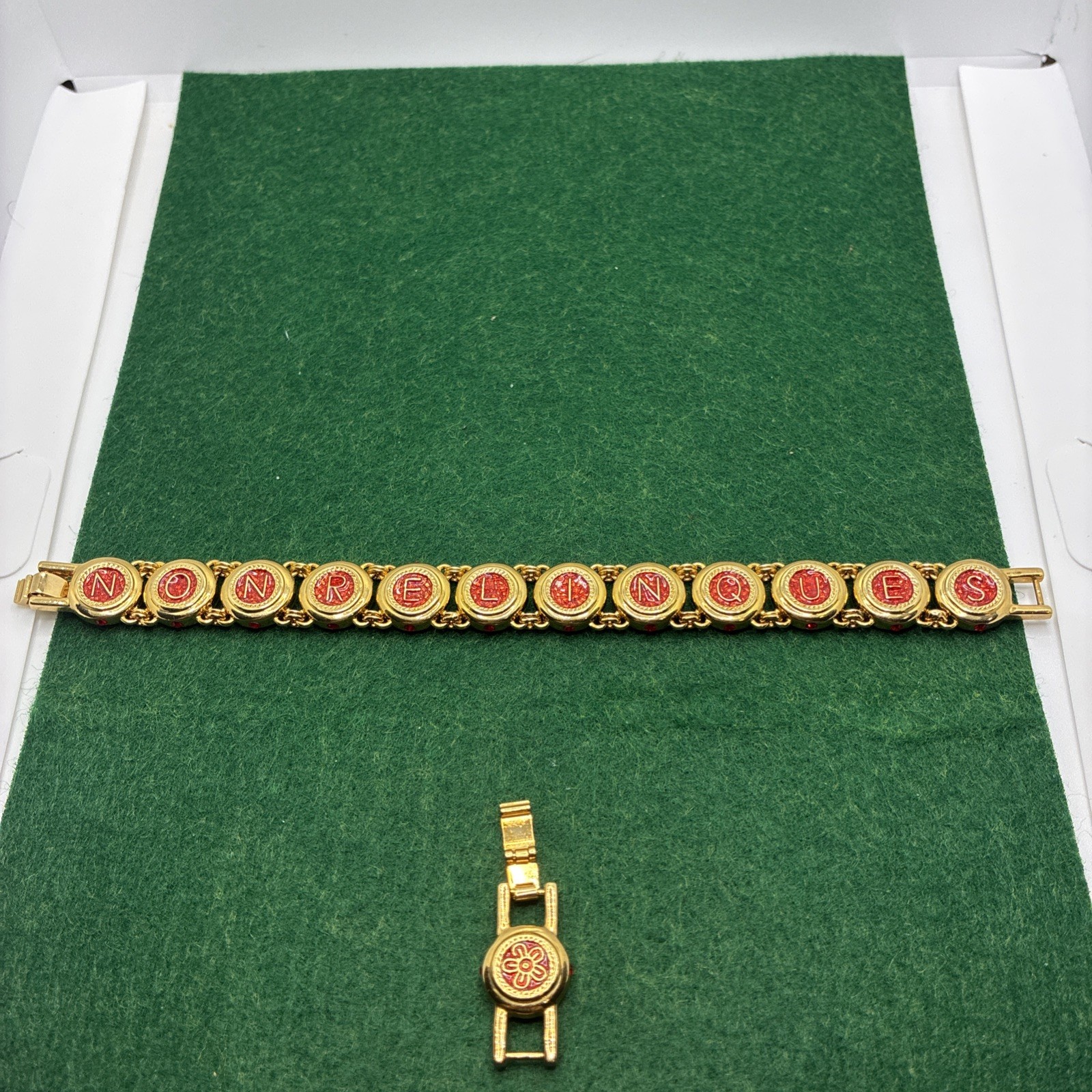 Vintage Camrose and Kross Jackie Kennedy Nonrelinques Replica Bracelet