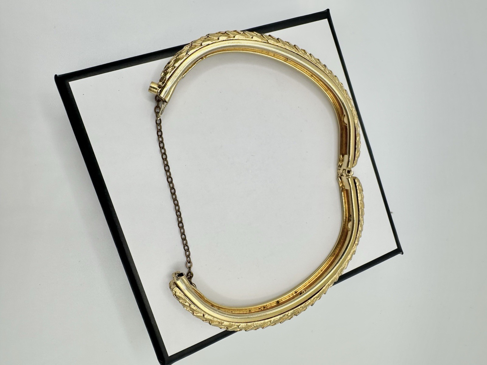 VTG Gold Tone Hinge Bangle Snake Skin Textured Bracelet Unsigned Estate MCM Read