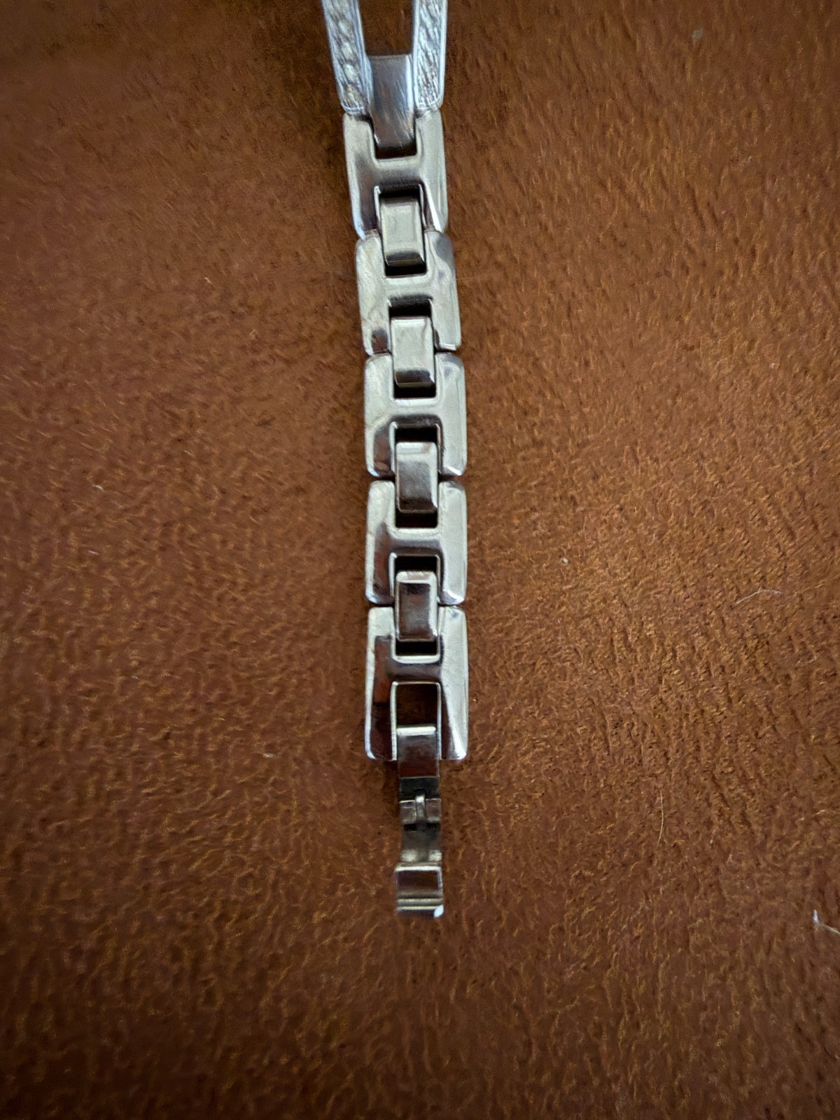 Guess Women’s Pink Dial Crystal Bracelet Watch AS IS Not Working Repair Parts
