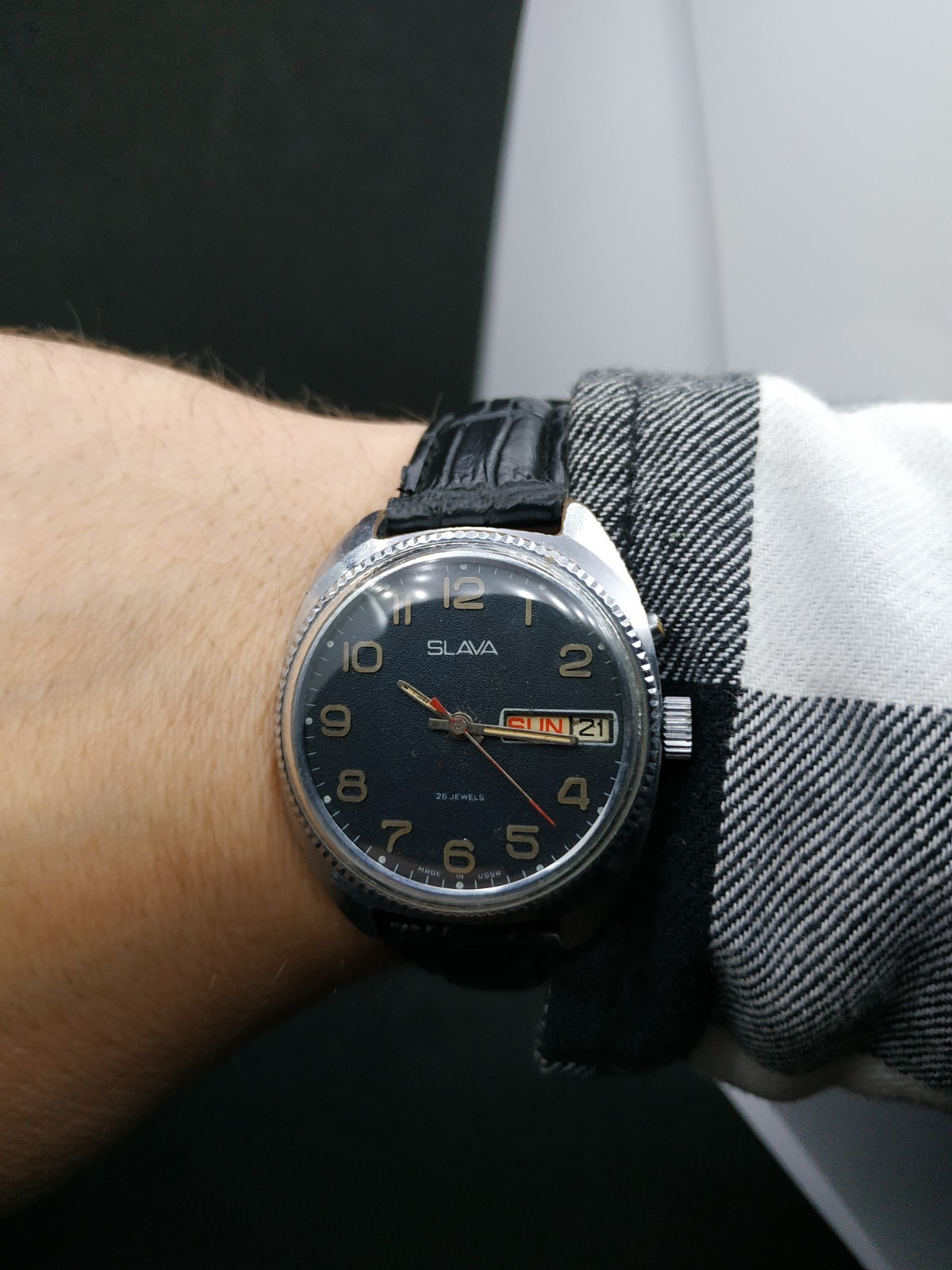 Classic Men’s Vintage Watch SLAVA USSR Mechanical SERVICED Retro Soviet day/date