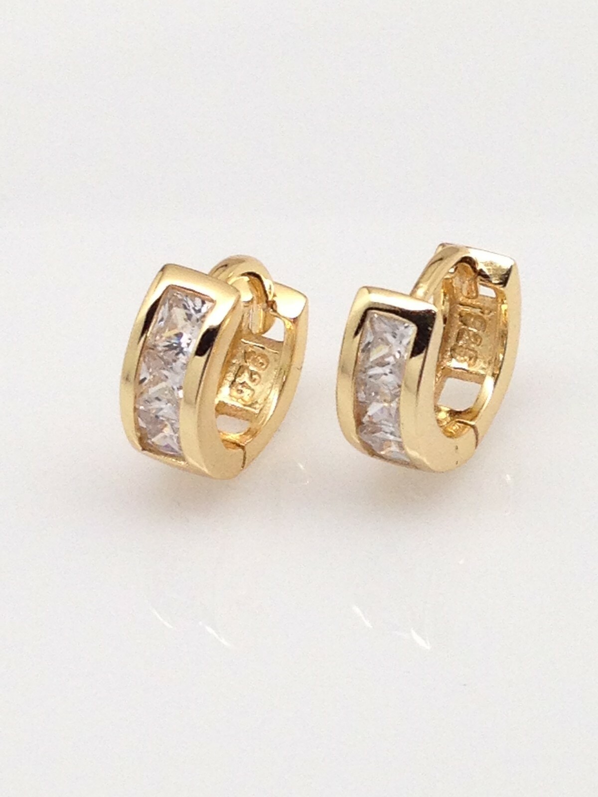 925 Sterling Silver Small Cz Huggie Hoop Earrings Princess Womens Mens 9.5×3.5mm