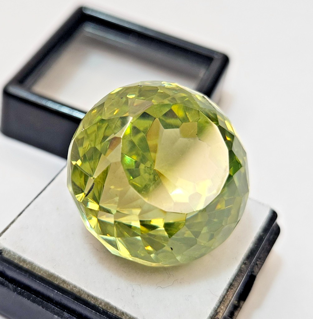Cambodian Round Cut Green Zircon 105+ Ct Loose Gemstone For Pendant Making