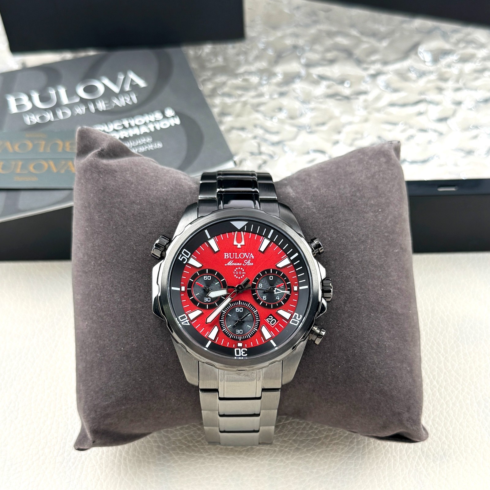 Bulova Marin Star Quartz stainless steel Red Dial Men’s watch 98B350 43mm