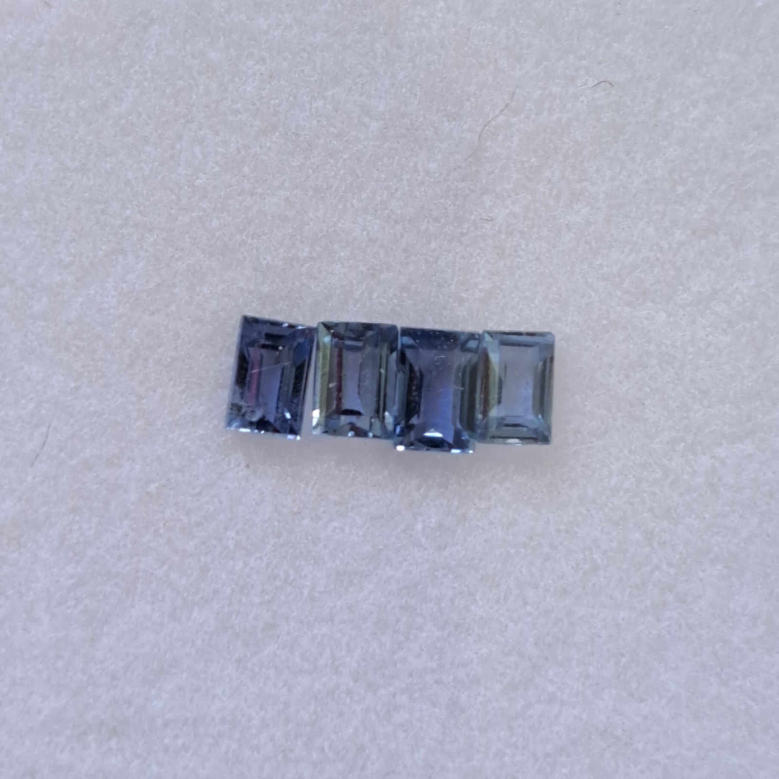 4 Genuine YOGO Montana Sapphires BAGUETTE Cut – 3.0X2.0mm – tw 0.50ct LOT Y171