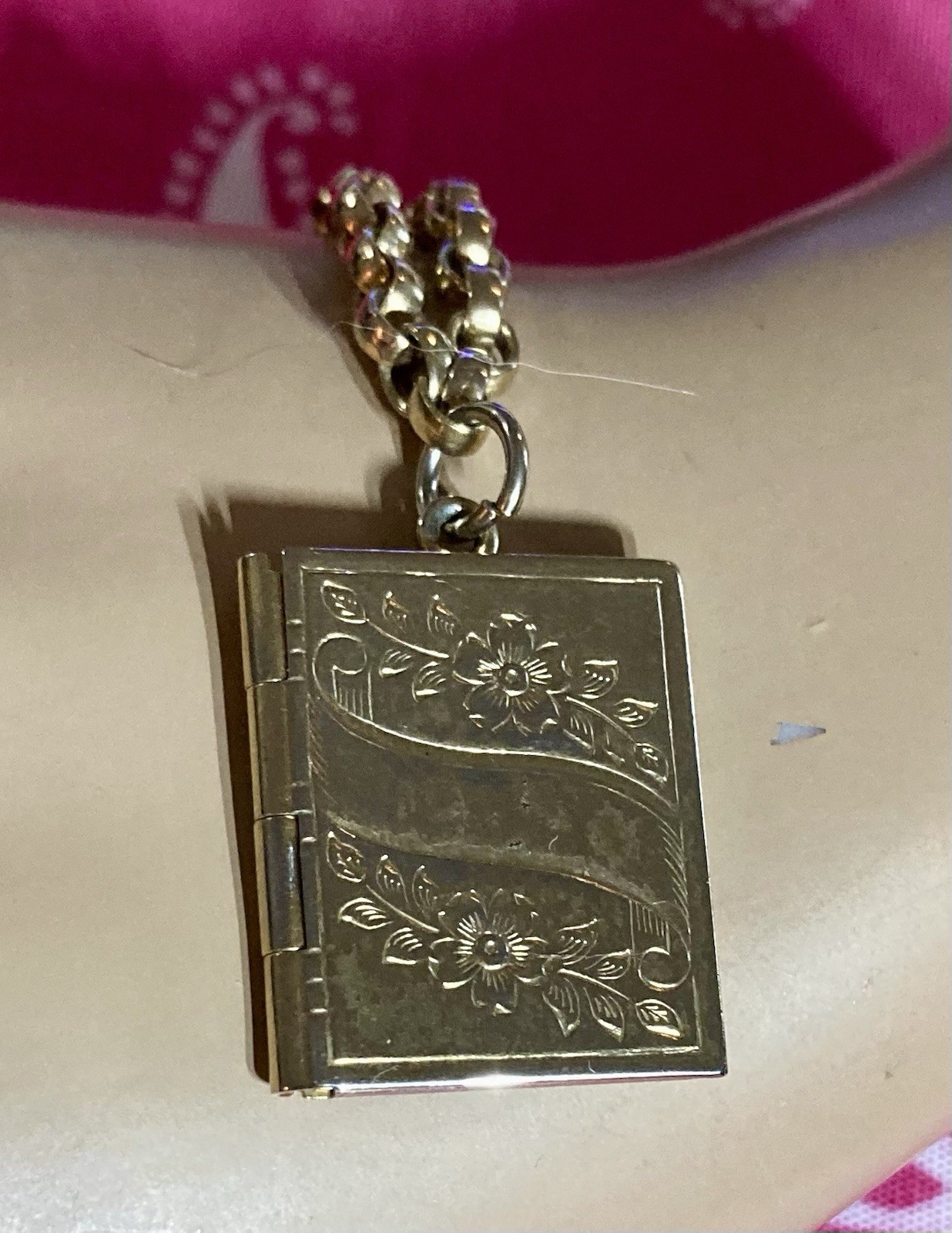 Vintage GoldTone Book Locket Pendant Floral Engraved Photo Album Charm 14”Chain