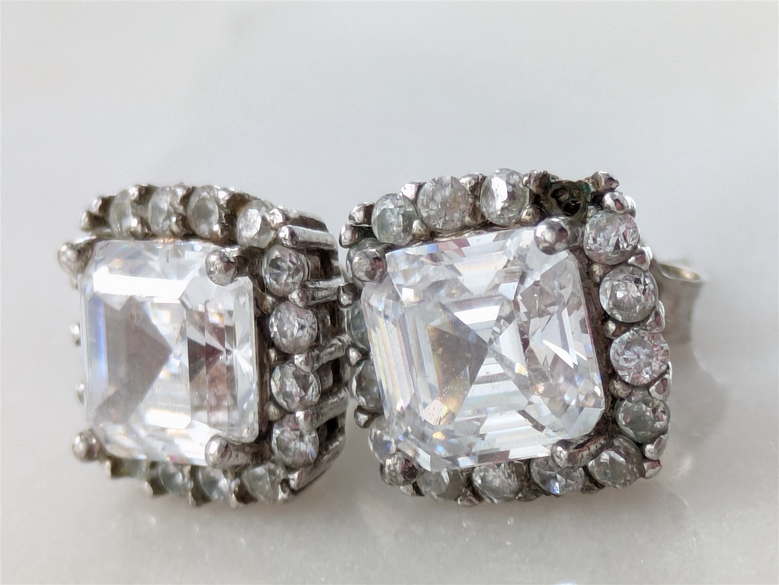 Vintage Solid Sterling Silver Sparkling Gemstone Square Stud Earrings 2.4 Grams