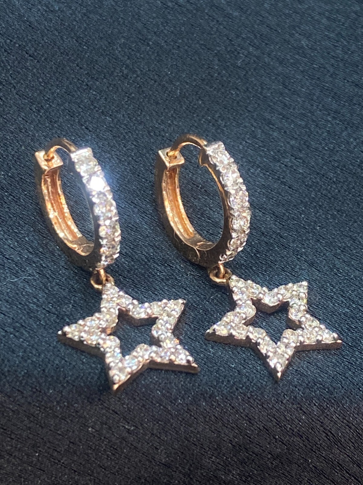 Stunning 0.89 Cts Round Brilliant Cut Diamonds Star Dangle Earrings In 14K Gold