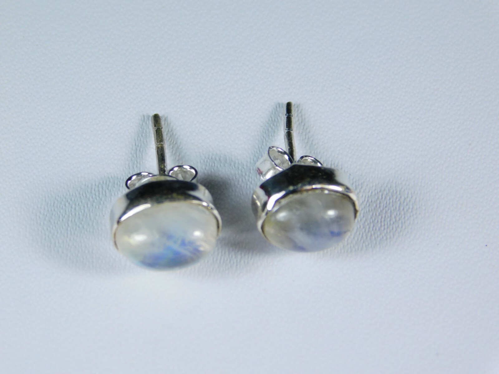 925 Sterling Silver BLUE FIRE RAINBOW MOONSTONE CHARMING Studs Earrings 9 mm