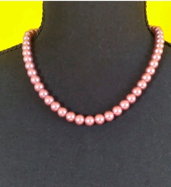 Fabulous Quality 18″ Faux 8mm Mauve Pearl Necklace