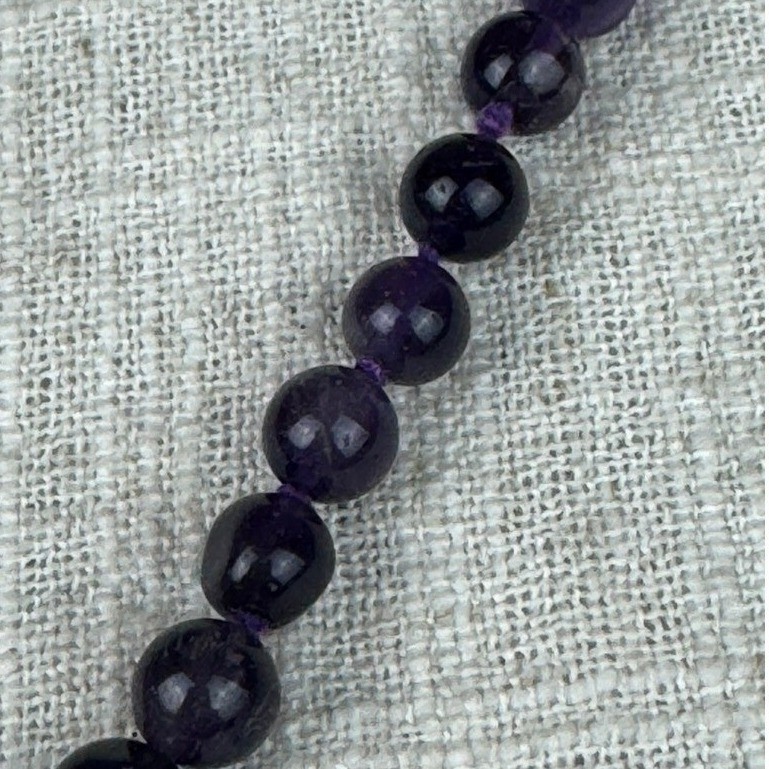LOVELY Asian Vintage 32″ Hand-Knotted Purple Amethyst Beaded Necklace