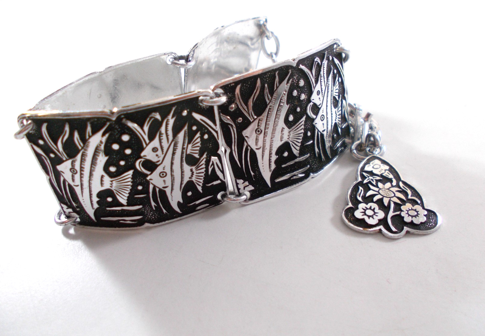 VTG Silver Tone & Black Angel Fish Aluminum Panel Bracelet W. German Free Ship