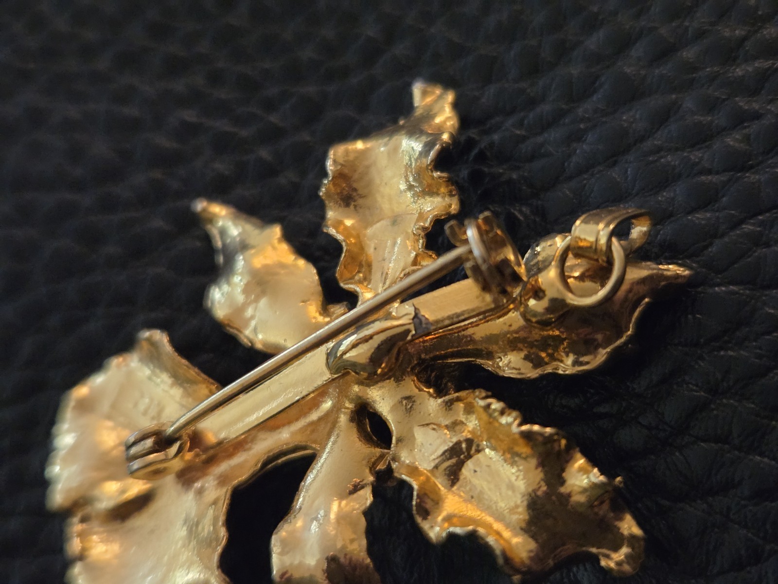 VINTAGE L’ORIENT OF SINGAPORE ORCHID GF BROOCH/PENDANT 22 K GOLD PLATED