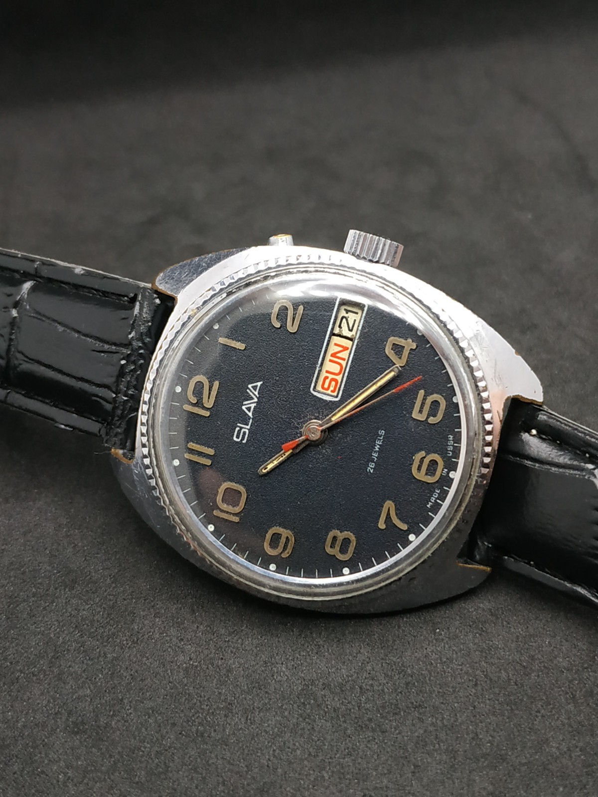 Classic Men’s Vintage Watch SLAVA USSR Mechanical SERVICED Retro Soviet day/date
