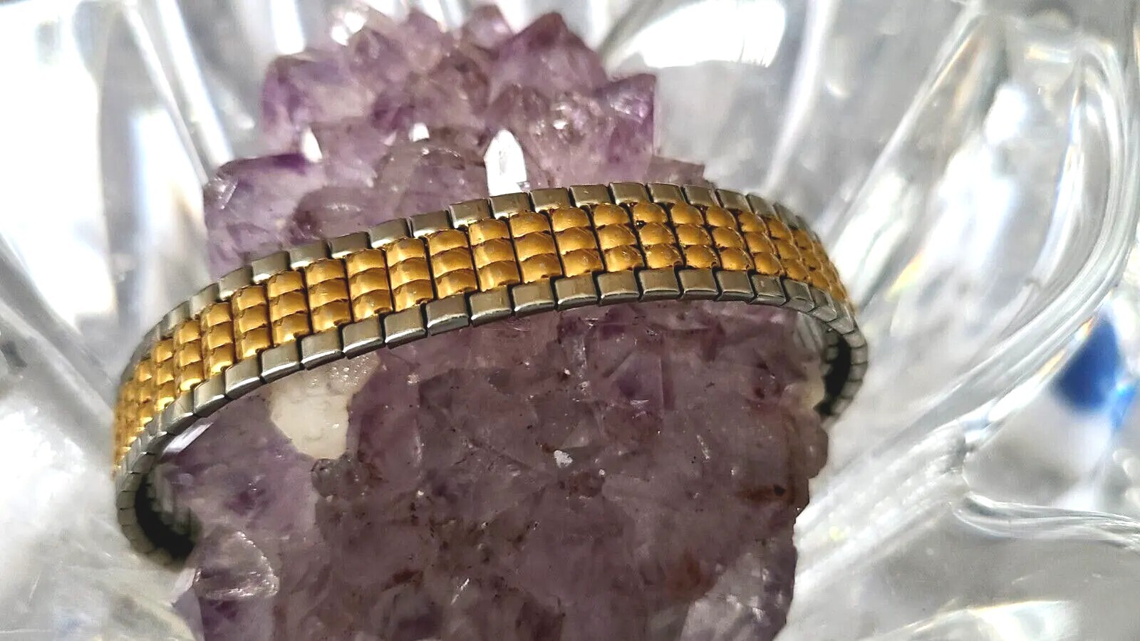 Vintage SEIKO Ladies Two Tone Round Watch Expandable Band