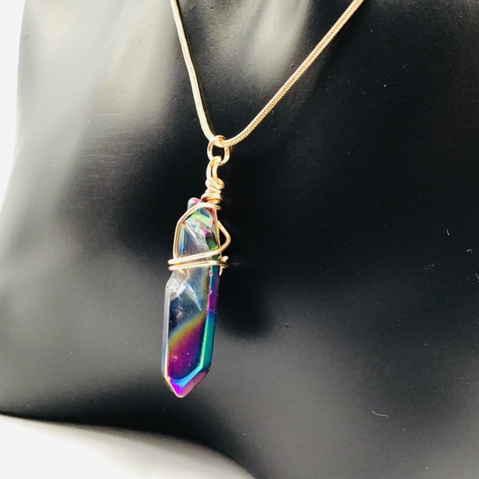 Necklace Quartz Crystal Pendant Titanium Rainbow Coated Wire Wrap Gold Tone 20”