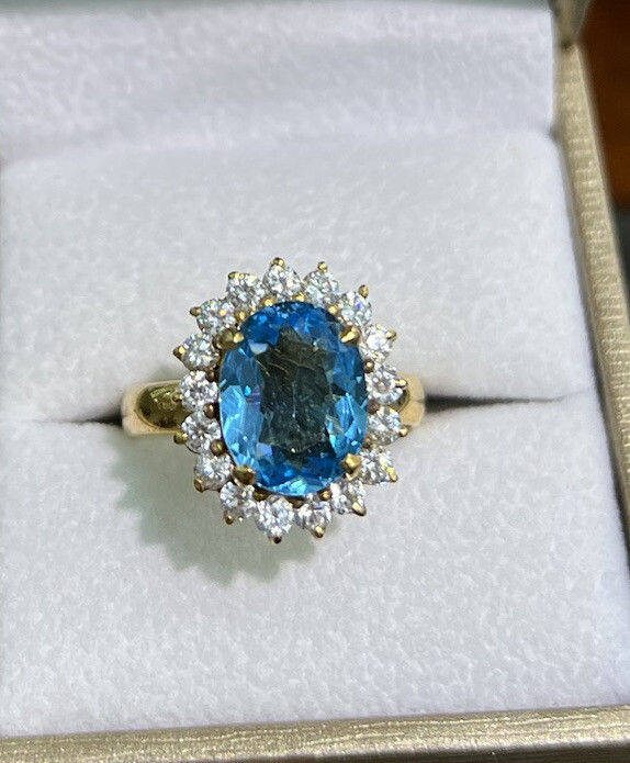 12k Solid Yellow Gold Cluster Ring Blue Topaz & Cubic Zirconia 4.90 Grams
