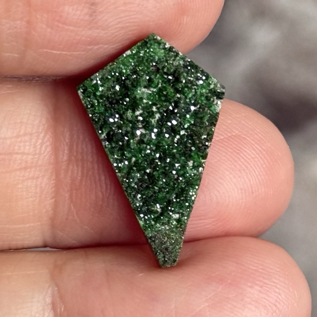 11.10ct 22x14x4.7mm Fine Uvarovite Green Garnet Drusy Kite Cabochon Loose Stone