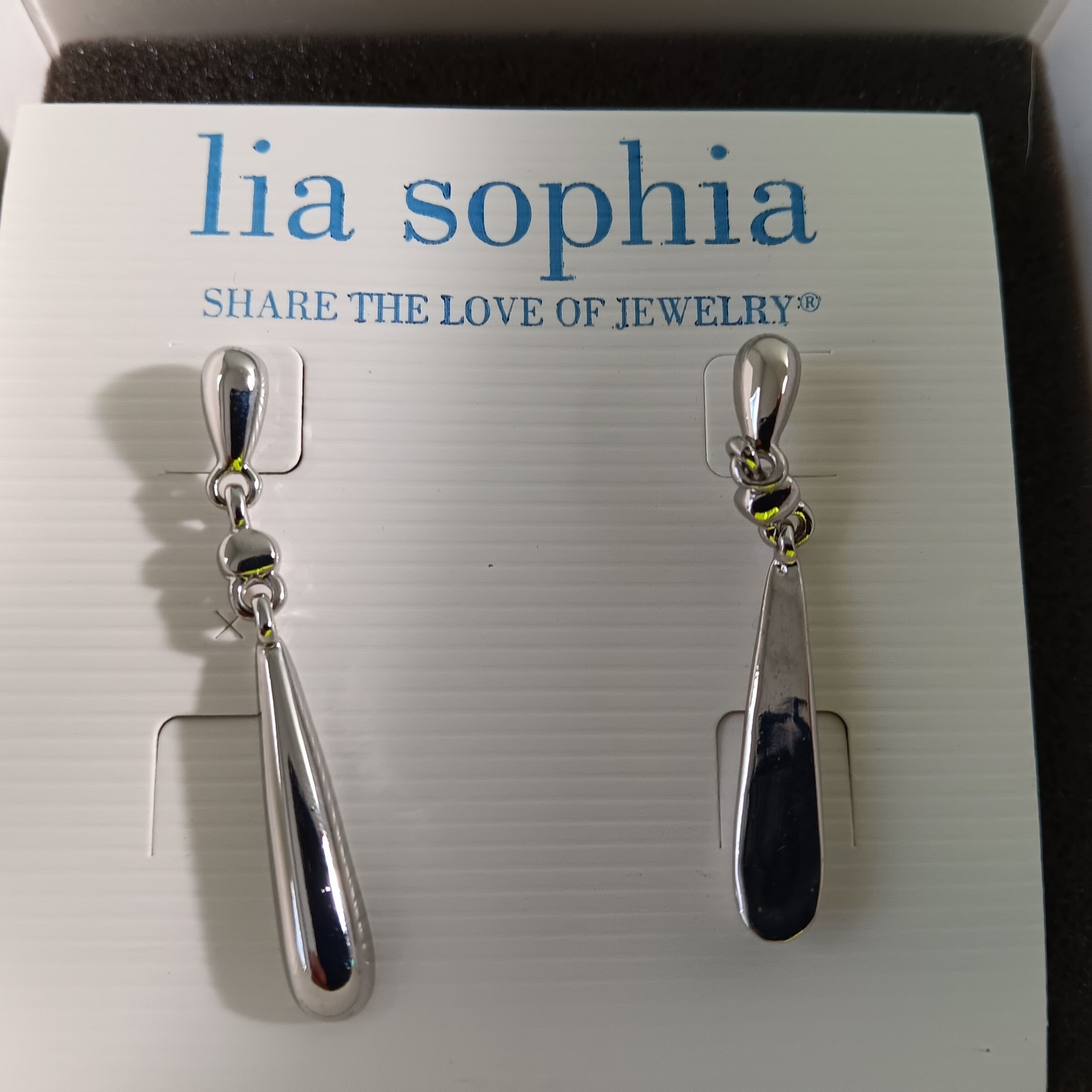 Lot Of 4 lia Sophia Jewelry Pieces (1 Choker, 1 Necklace, 2 Earrings)