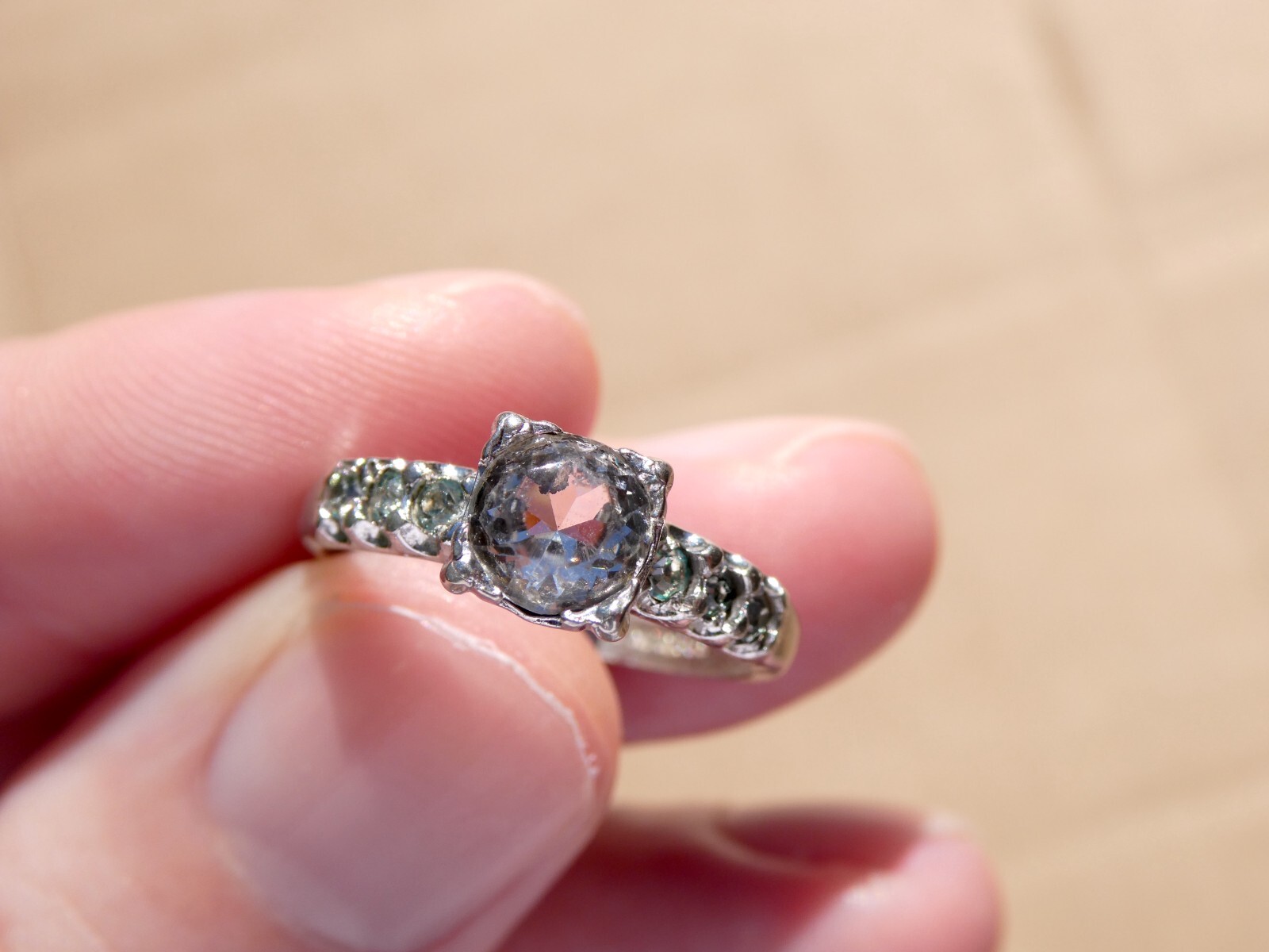 Vintage Sterling Silver Cut Paste Glass Gem Ring 925 Size 7.75 Weighs 2.4 Grams