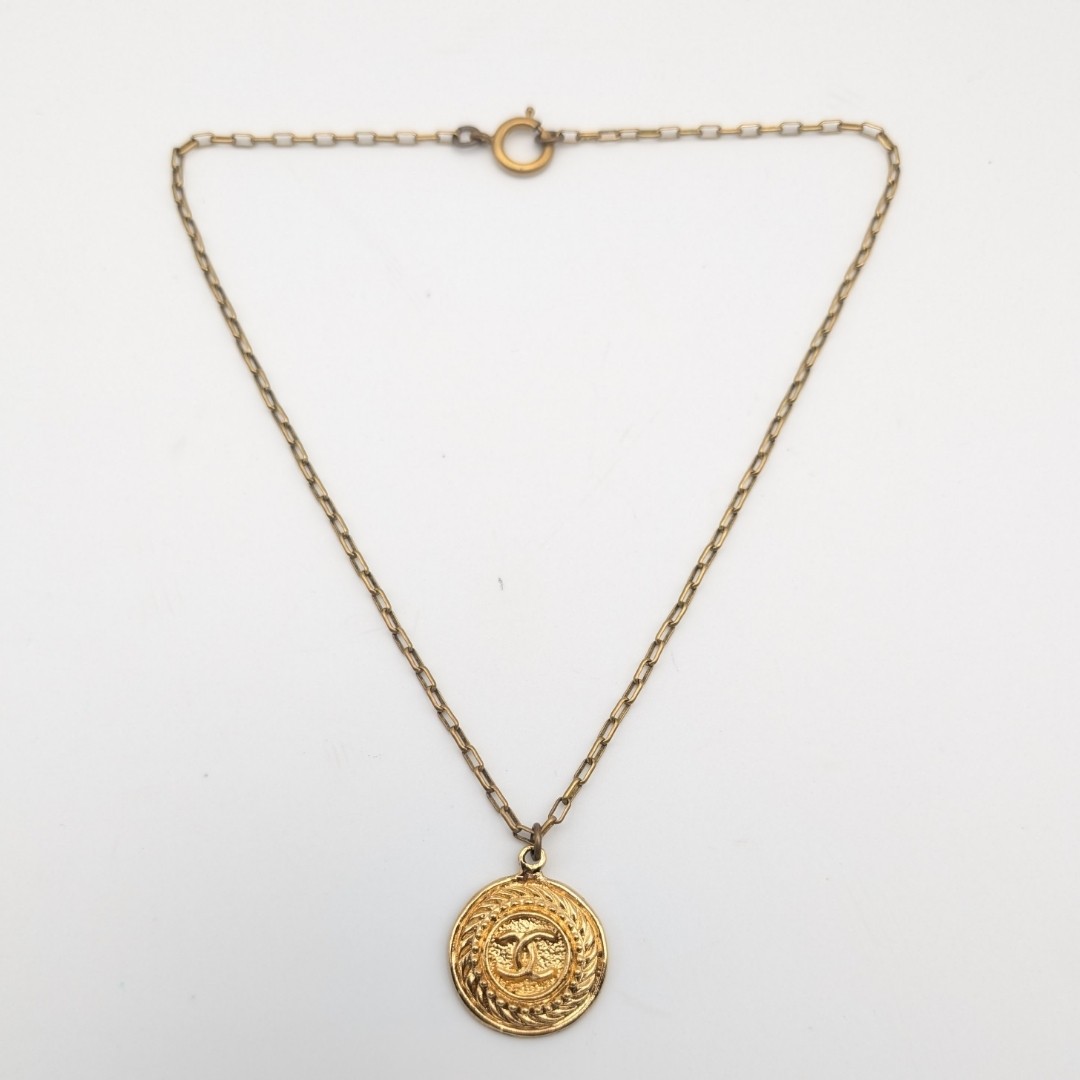 Chanel Coco Mark Logo Gold Necklace Round Pendant Early Vintage