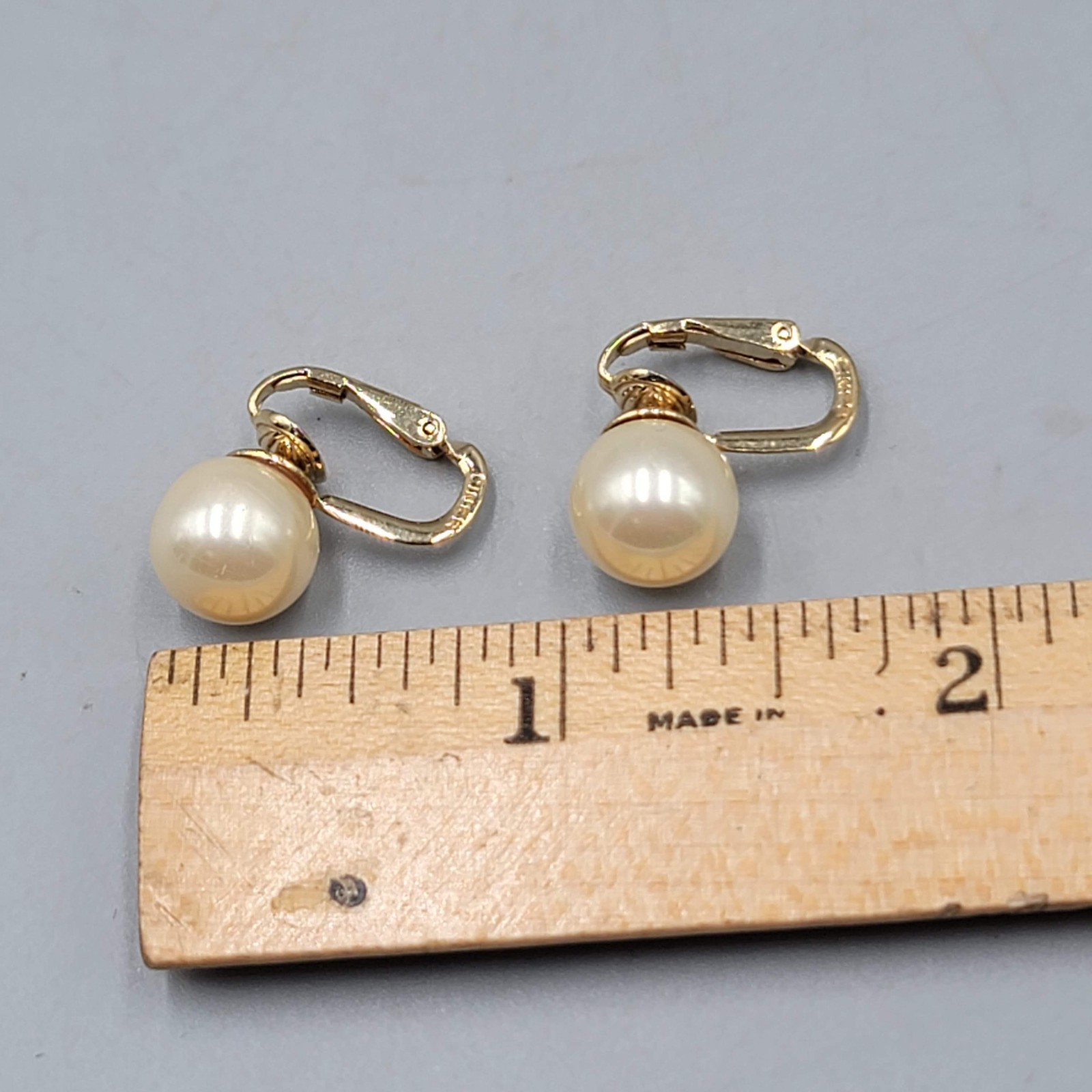 Vintage CINER Faux Pearl Bead Clip on Earrings Studs Gold tone 3/8 in