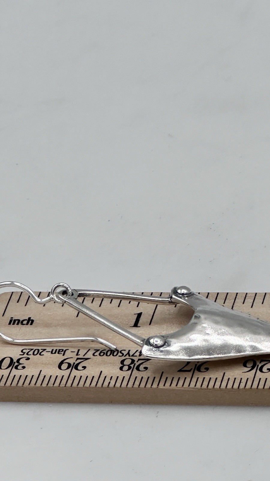 Silpada 925 Sterling Silver Hammered Arrowhead Shield Drop Earrings Thailan