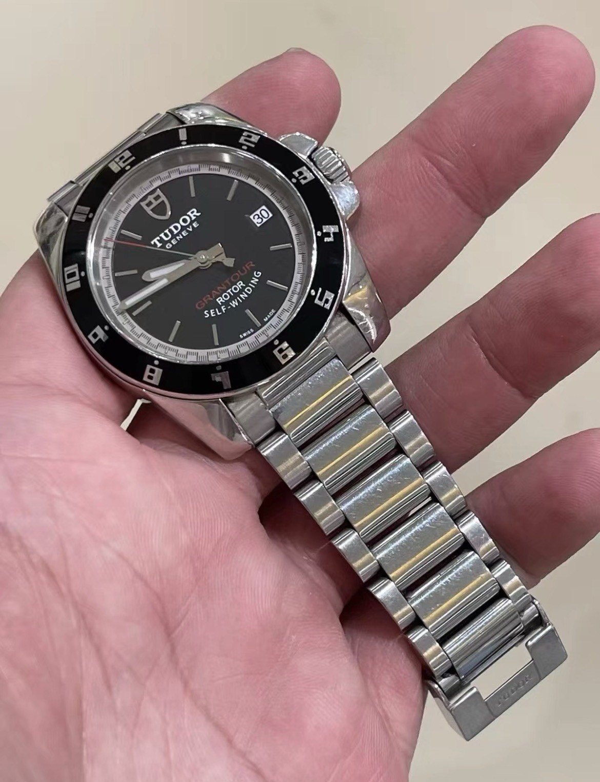 Preowned 2011 Tudor Grantour Date 20050 41mm Automatic Black Dial Watch Full Set