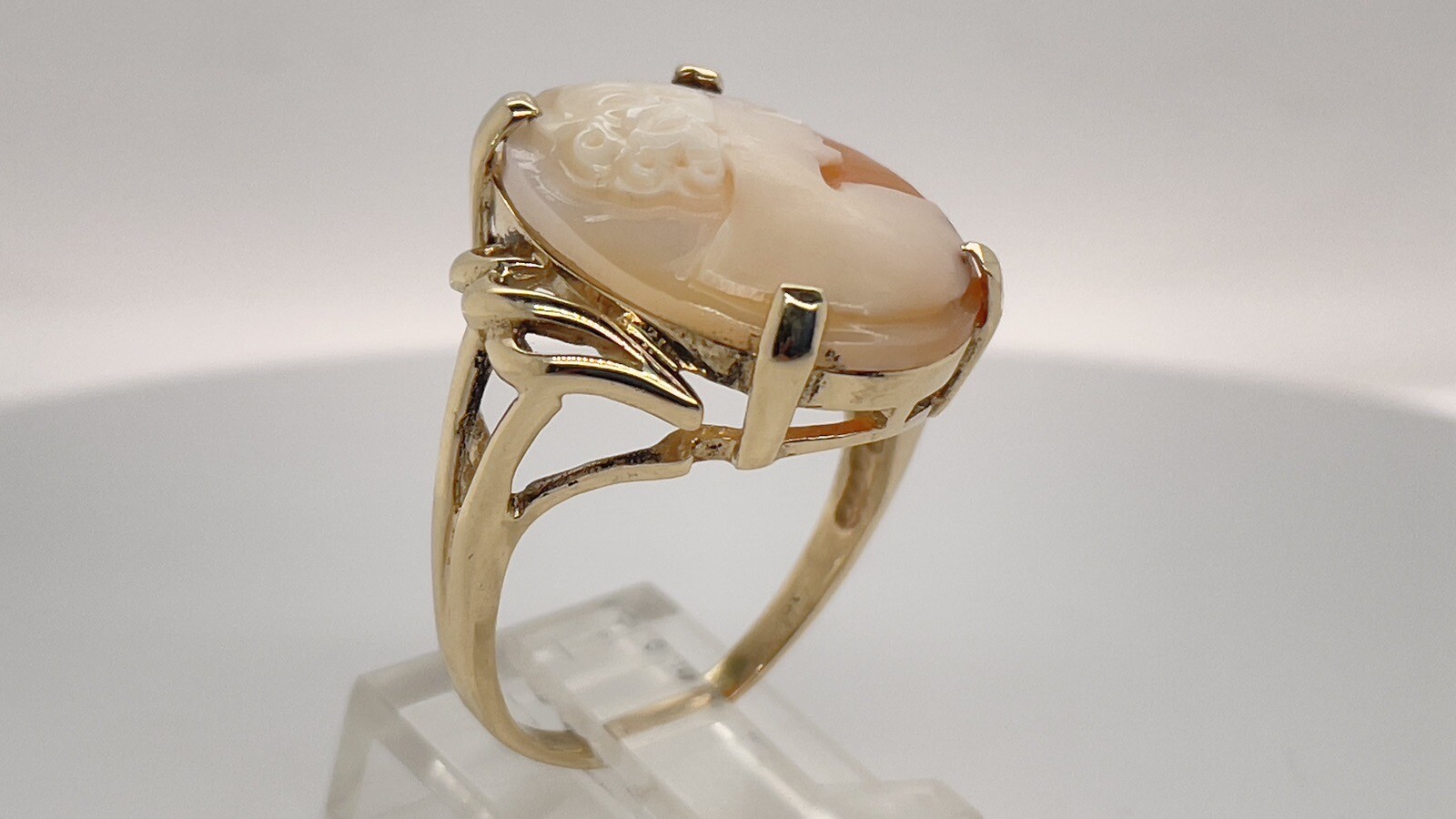 Vintage 14k Yellow Gold 19.9 x 15.1mm Oval Cameo Ring Size 9 3/8 – 5.3 Grams