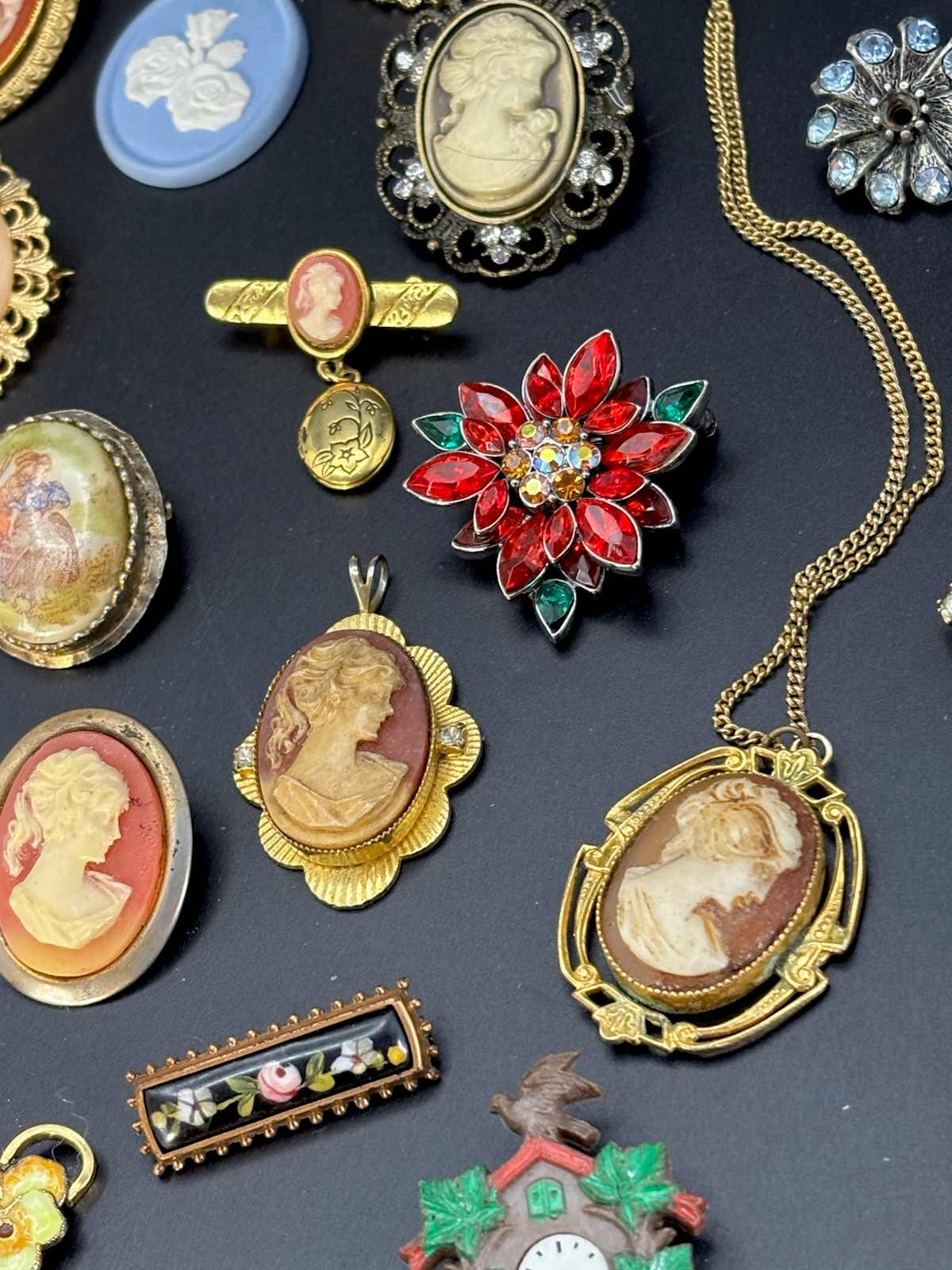 ESTATE VICTORIAN/ Art Deco /MCM WEARABLE Cameos Stick pins old Brooches 40 PCS