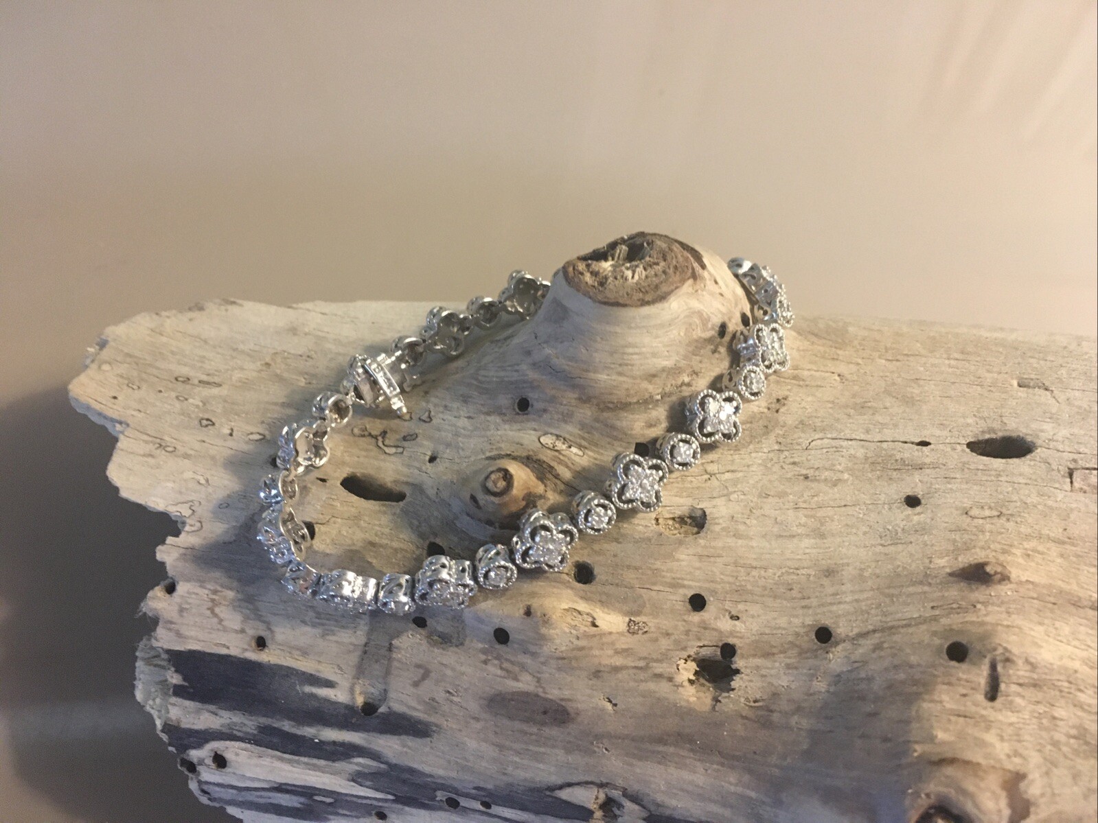 Stunning White Gold And Over 4Kt Diamond Flower Tennis Bracelet New