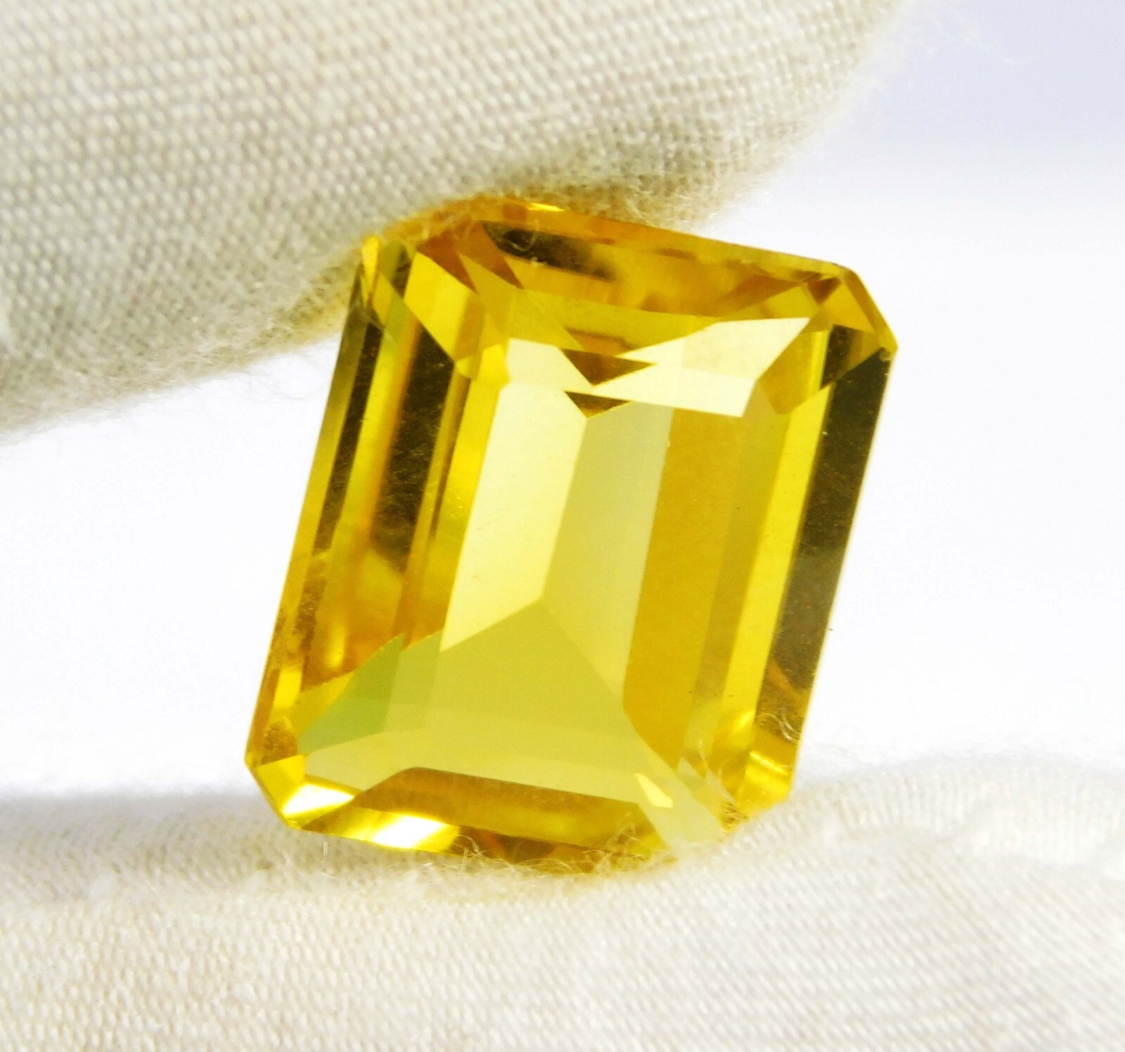 Natural 8.15 Ct Ceylon Yellow Sapphire Emerald Cut 12.8x10x5.1 Mm Loose Gemstone