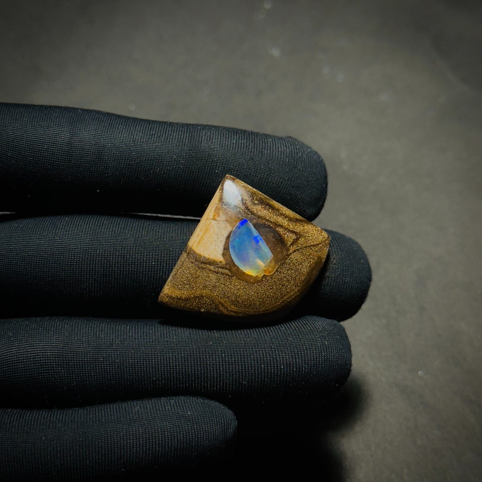 25Cts, Collector Grade Boulder Opal, Hand-Polished Opal, Opal Loose Stone 29×25