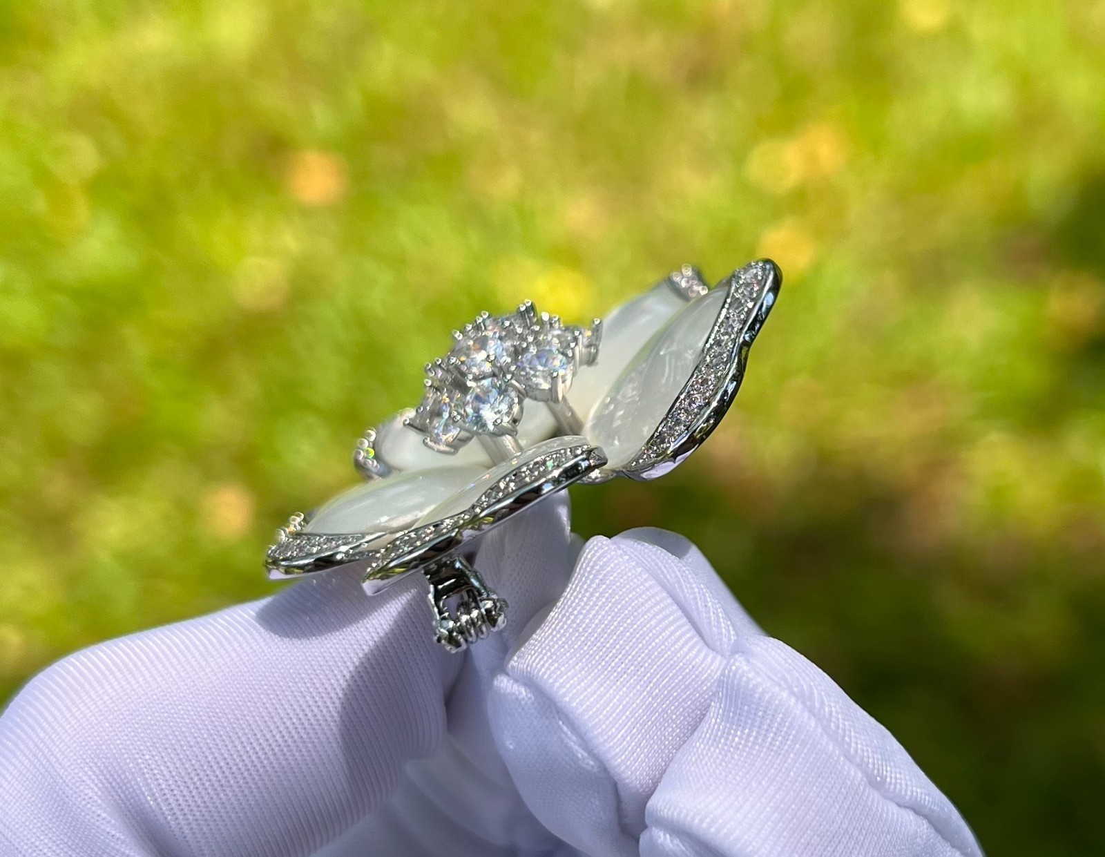 Brilliant Crystals flower brooch pin