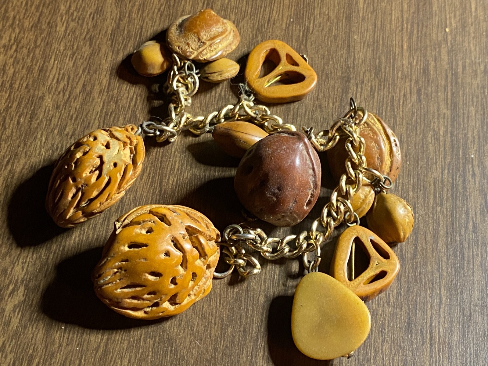 Vintage Petrified Various NUTS Walnut Almond Gold Tone Link Bracelet 7 1/2″