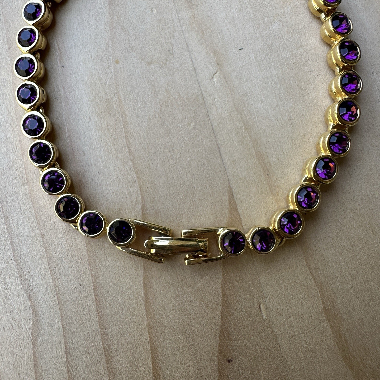 VTG Tennis Style Bracelet 7.25 Fold-Over Clasp Purple Crystals Yellow Gold Plate