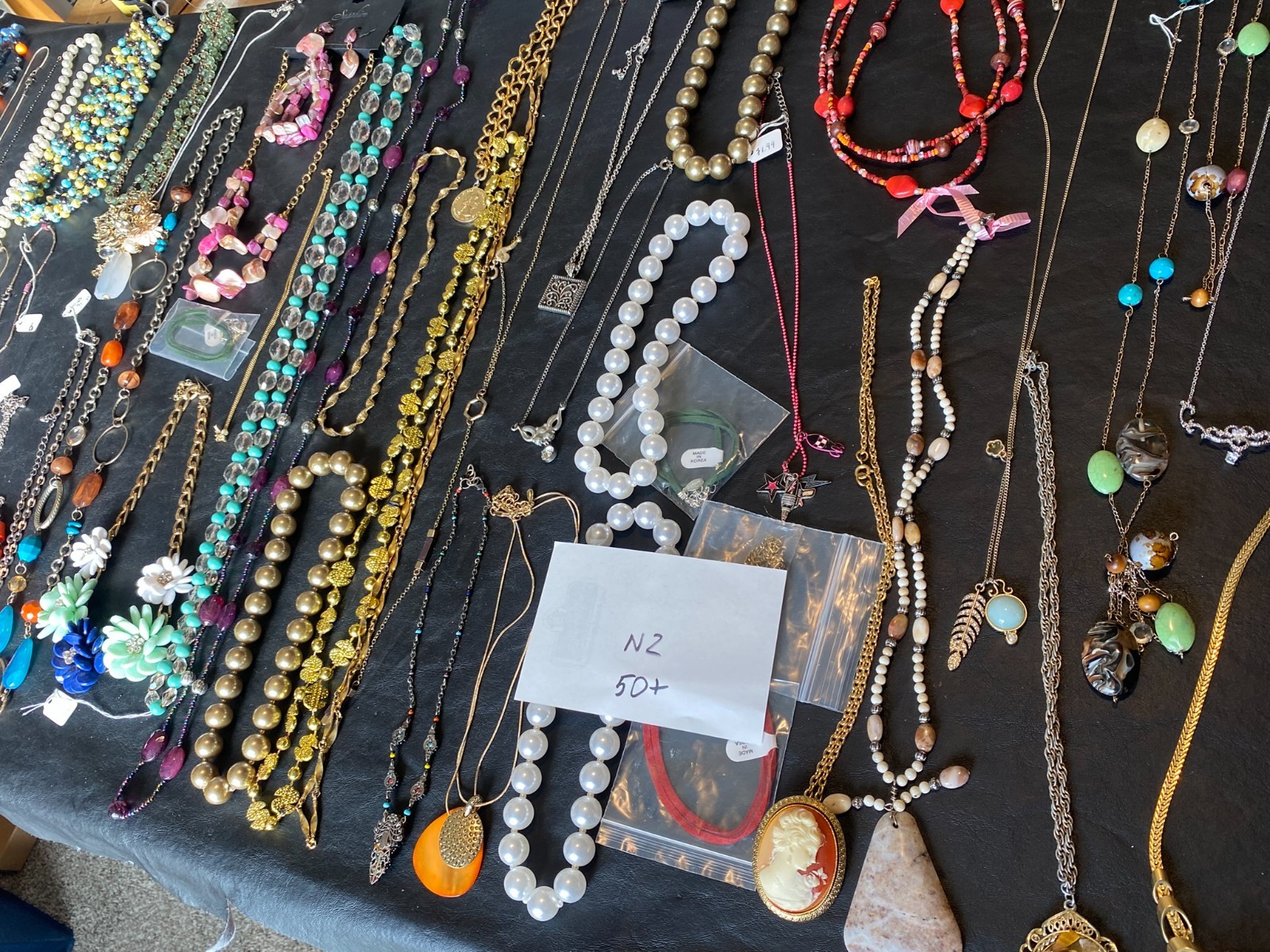 huge lot necklaces jewelry 50+ necklace beaded chain pendant etc. collection N2