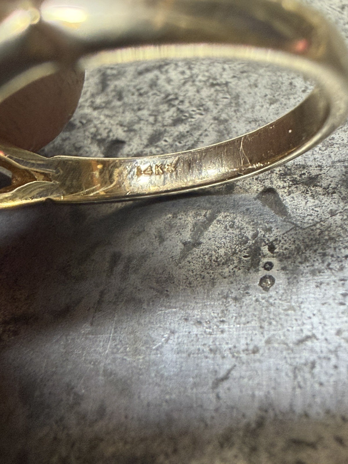 14k Yellow Gold Handmade Flower Hearts Ring Size 6.25 US 3.4 Grams.