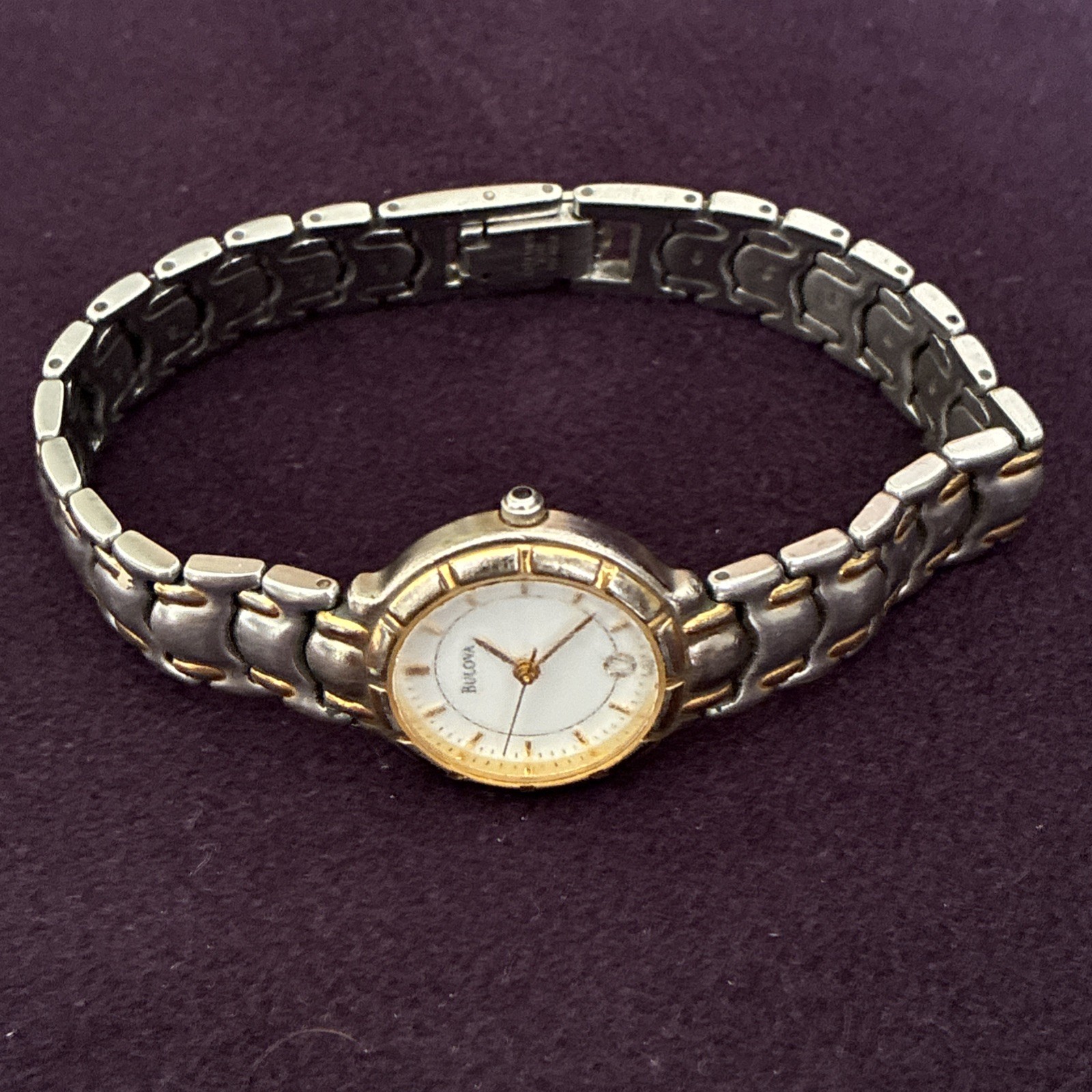 Bulova vintage ladies battery operated wristwatch – Free SHIP – Needs Battery