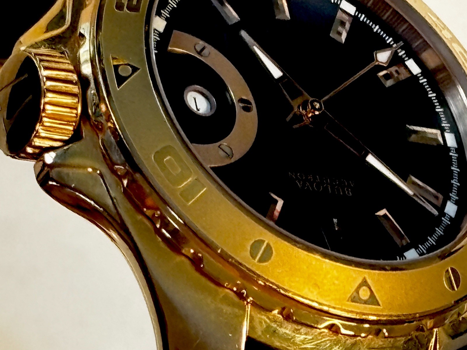 Bulova Accutron Curacao 64B108 Swiss SW200 Automatic 300M Dive Watch Full Kit