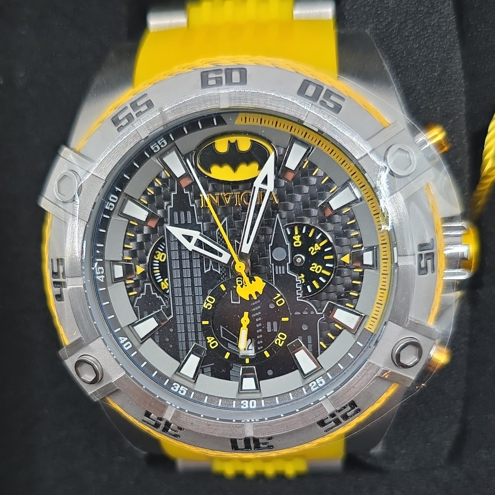 Invicta Batman Men’s Quartz Chronograph Watch Yellow Silicone Strap w/ Box