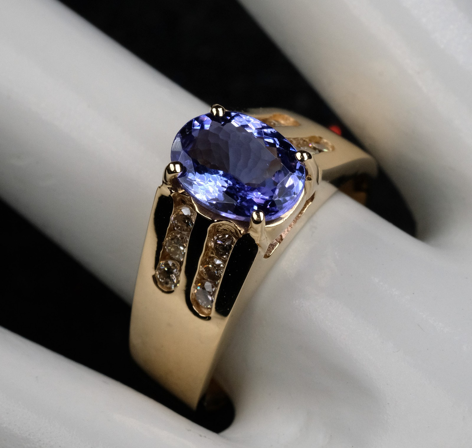 Pre-Owned 14K Yellow Gold 1.39ct Tanzanite .42ct Diamond Ring 6.2gm Sz 8.25