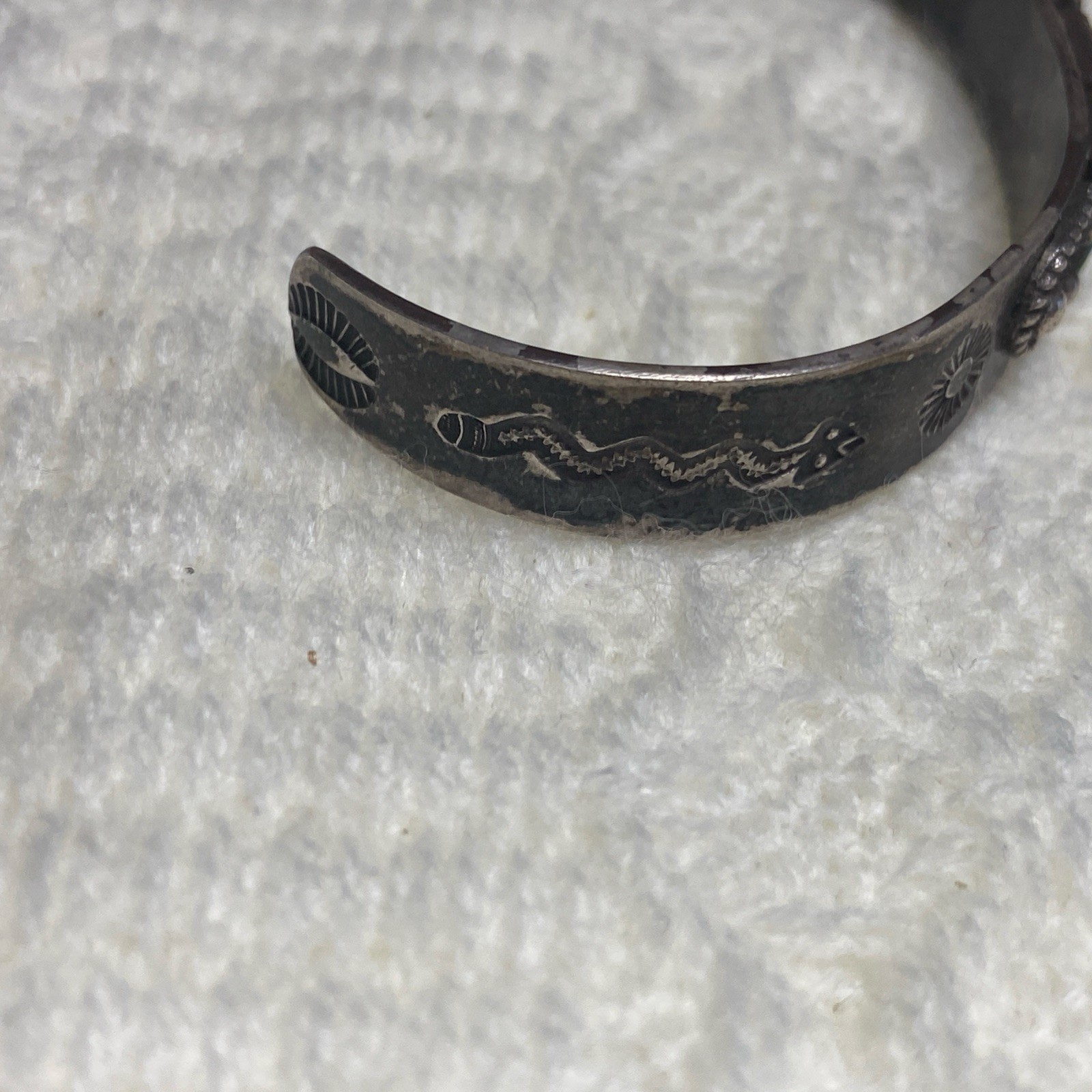 VTG Fred Harvey Era Navajo Lizard Stamped Turquoise 93% Silver Cuff Bracelet