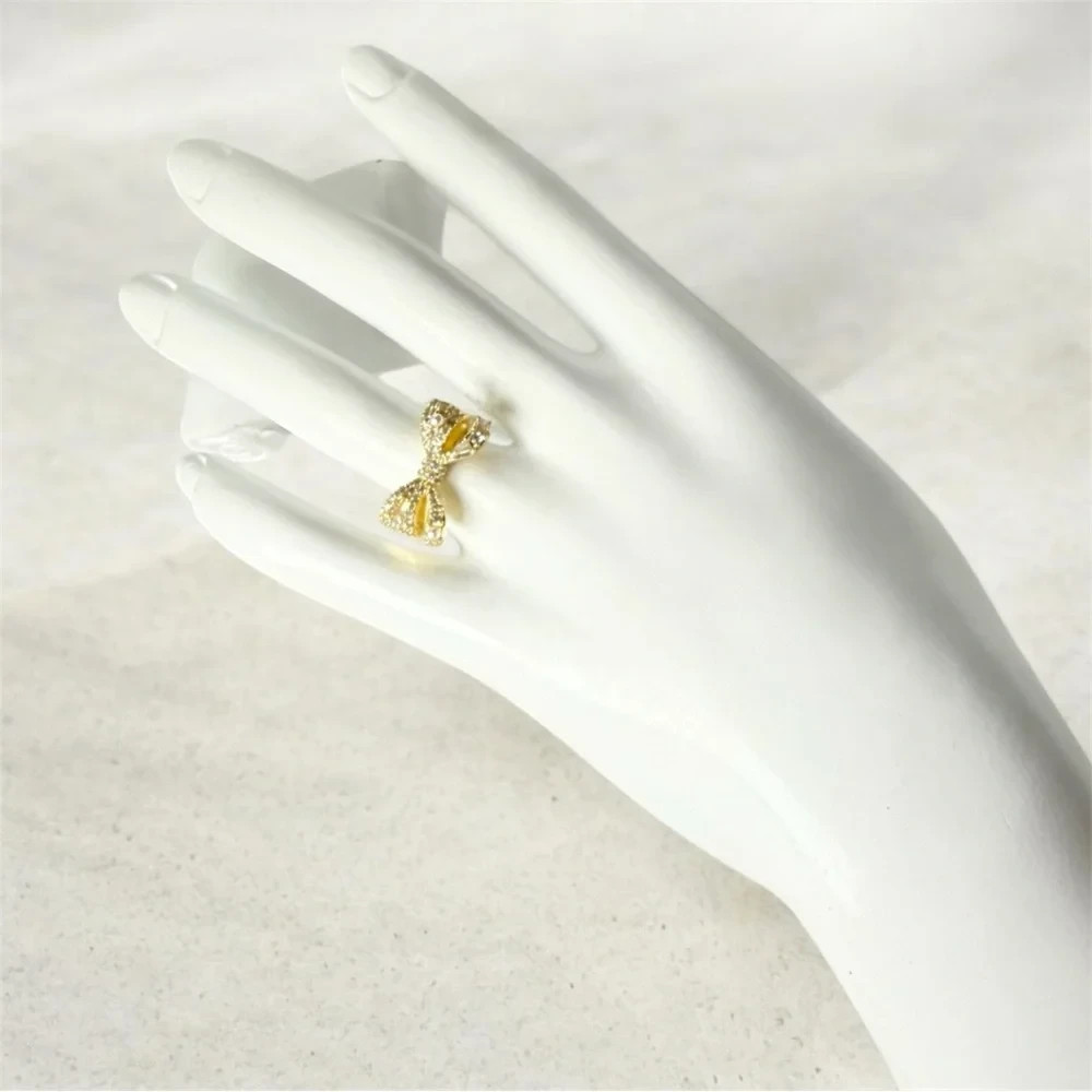 Kendra Scott Krista Gold Bow Cocktail Ring in White Mix. Size 7